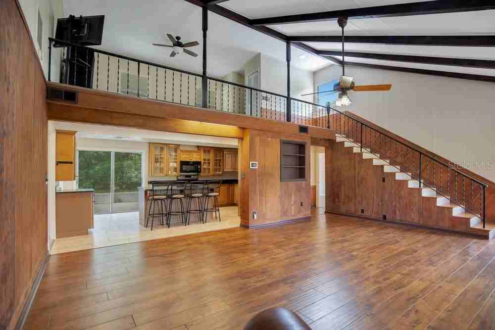 110 W Washington Ave #1 - Photo 6 of 29