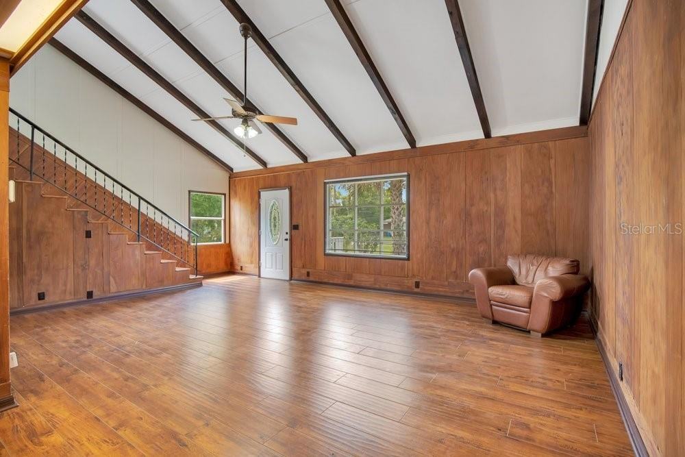 110 W Washington Ave #1 - Photo 7 of 29