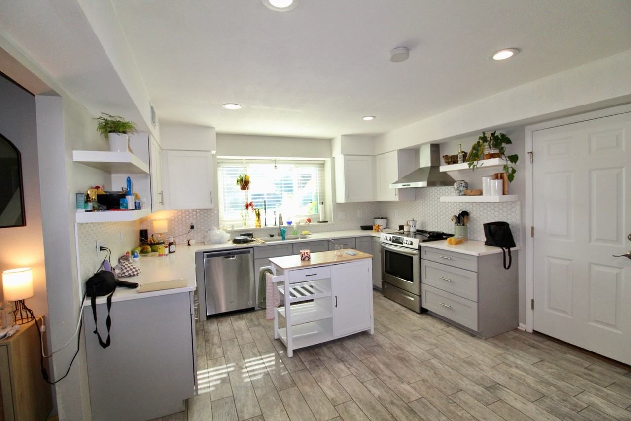 352 Sailfish Dr #1 - Photo 3 of 15