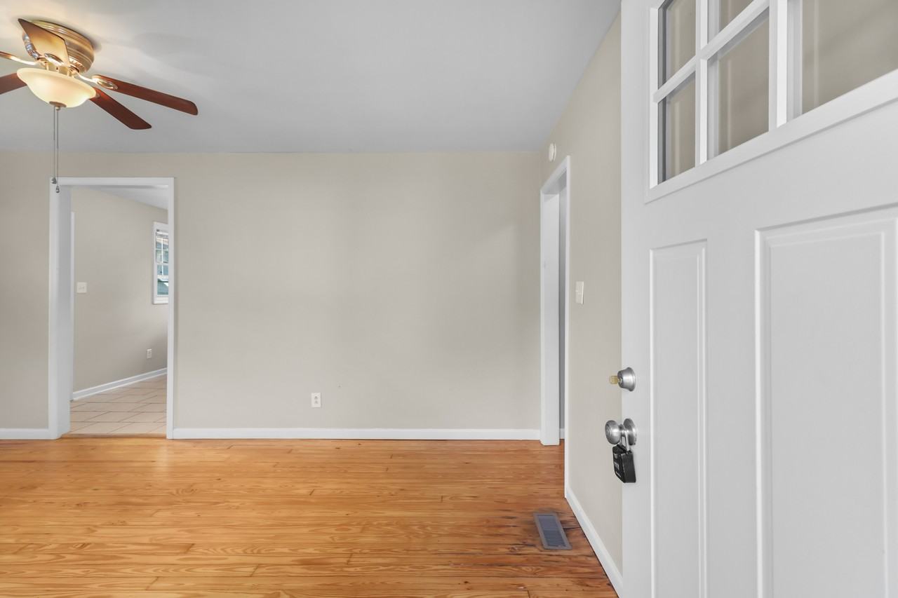 890 19th Ave W #1 - Photo 5 of 20