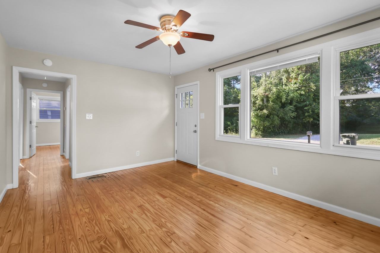 890 19th Ave W #1 - Photo 7 of 20