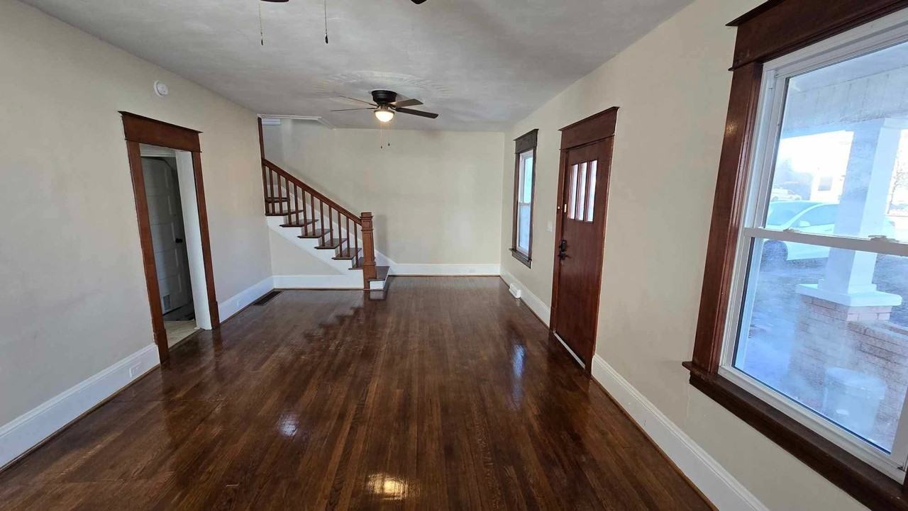 2138 Memorial Ave Sw #1 - Photo 2 of 21