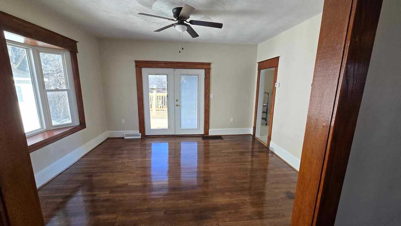 2138 Memorial Ave Sw #1 - Photo 4 of 21