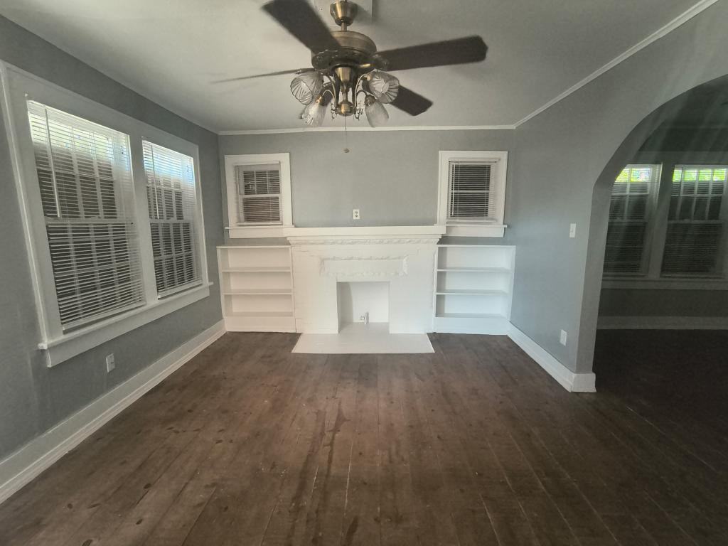 217 E Woodrow St - Photo 2 of 12
