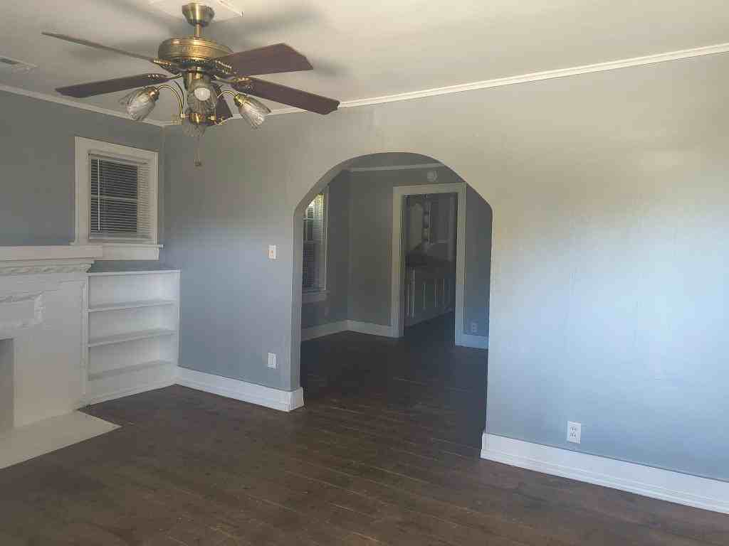 217 E Woodrow St - Photo 3 of 12