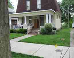 featured image of 1004 E Walnut St