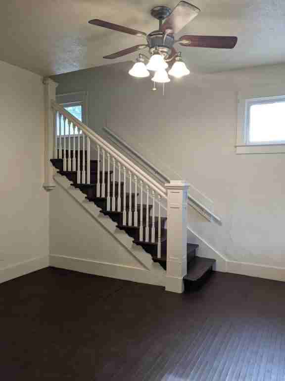 1004 E Walnut St - Photo 3 of 14