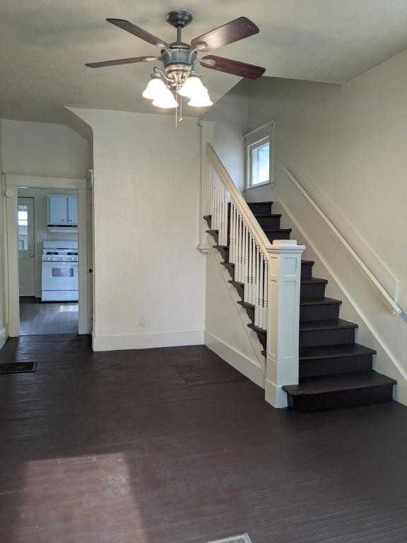 1004 E Walnut St - Photo 4 of 14