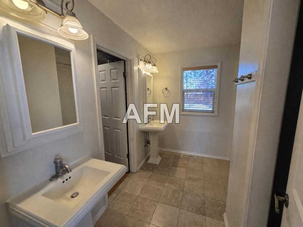 207 Cedar Park Cir - Photo 7 of 15