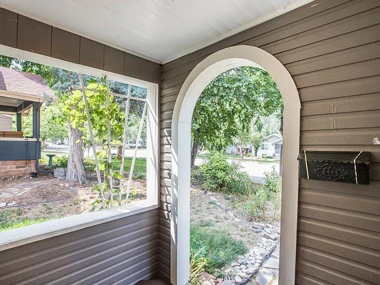 413 E Elizabeth St - Photo 6 of 23