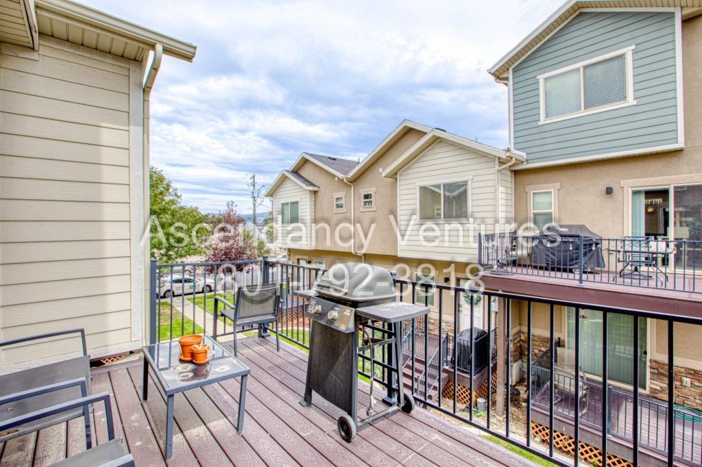 3871 S 1630 W - Photo 4 of 20