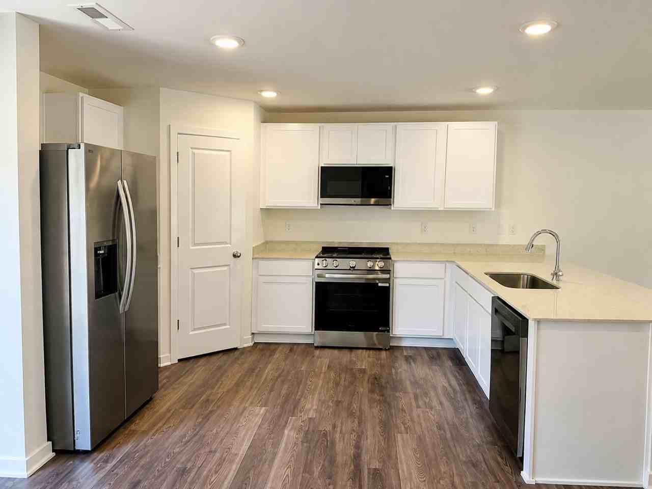 942 Waterworks Rd #1 - Photo 4 of 14