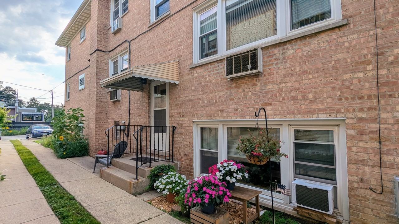 6920 N Rosemary Ln Apt 2e #2E - Photo 2 of 11