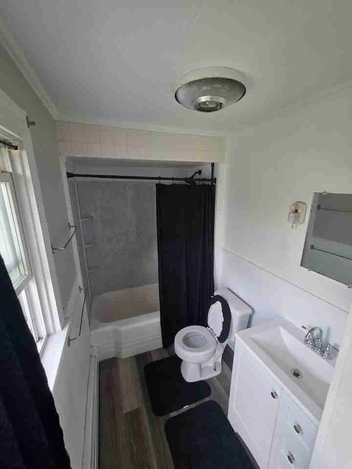 428 Eagle St Uppr 3 - Photo 6 of 7