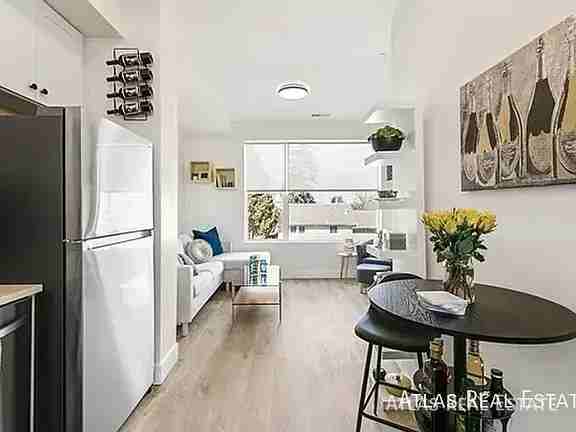 1404 Benton Street - Photo 5 of 15