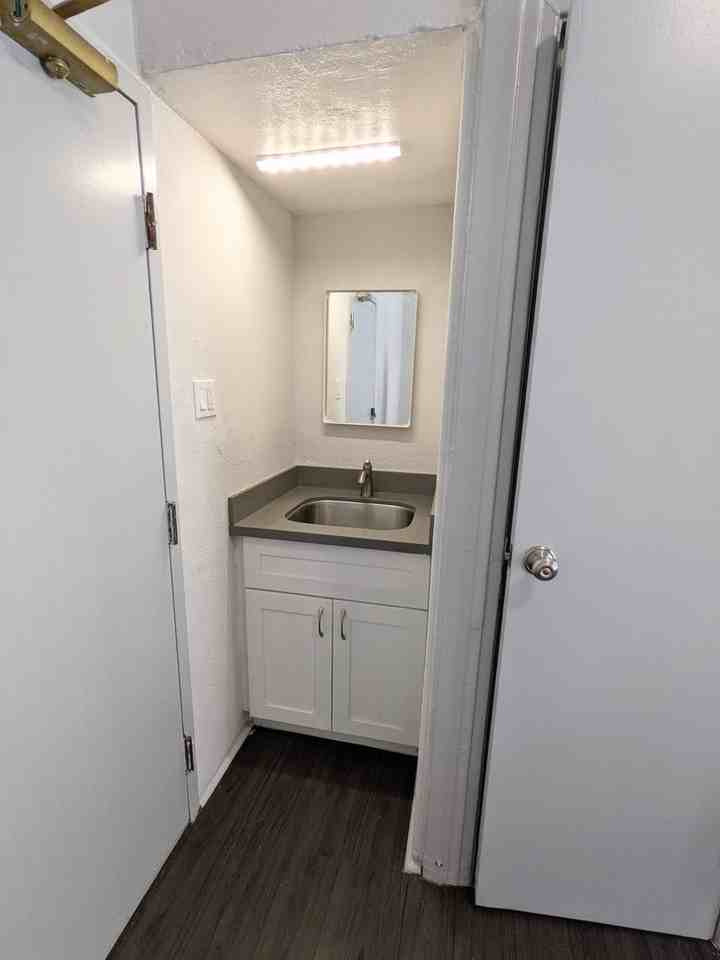 1010 Bush Street - Photo 2 of 11