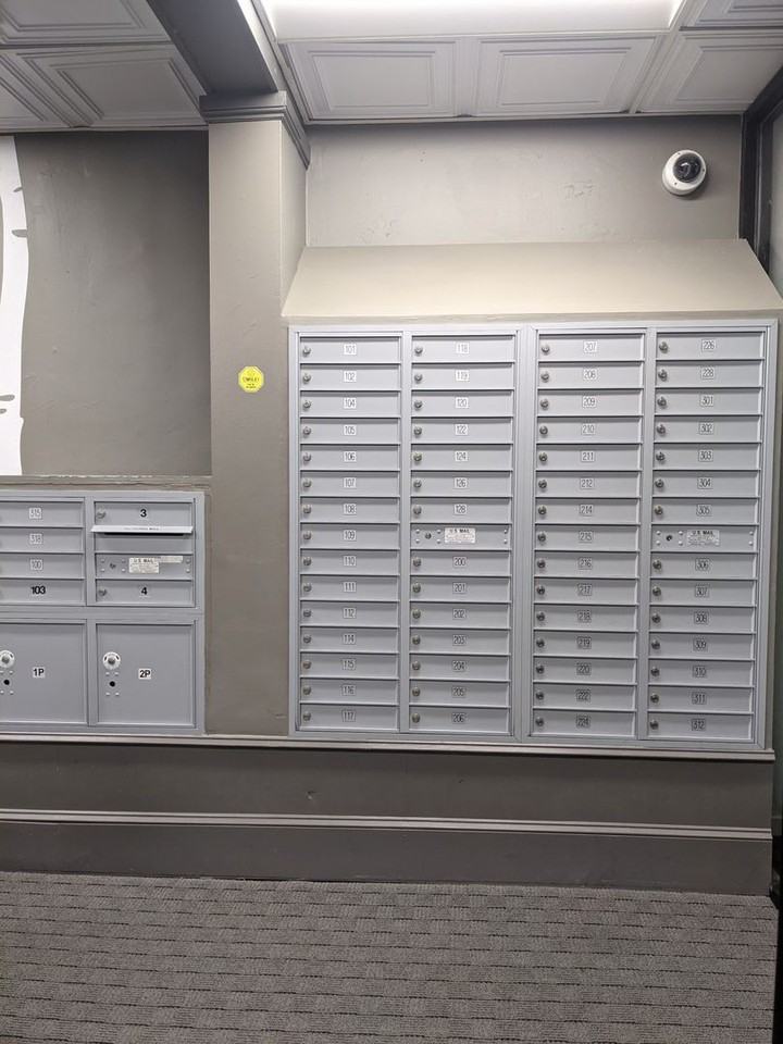 1010 Bush Street - Photo 5 of 11