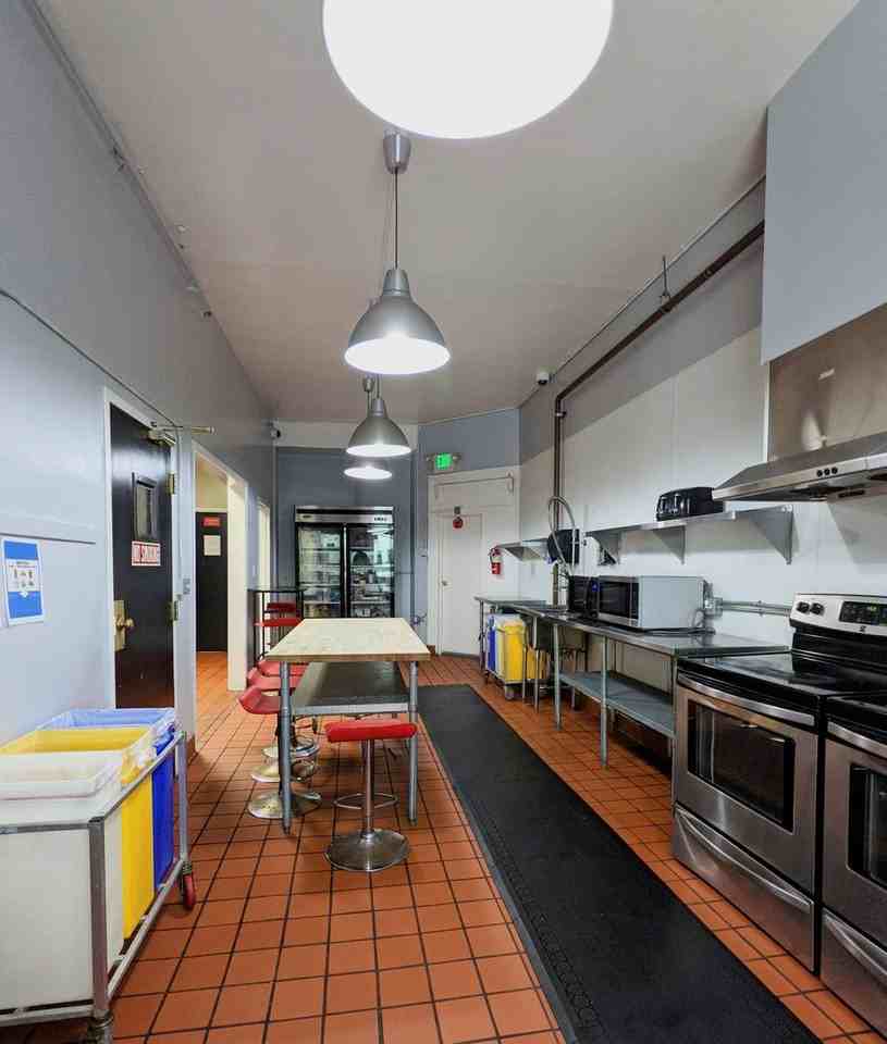 1010 Bush Street - Photo 6 of 11