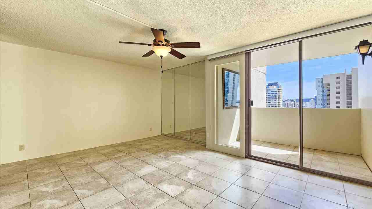 2092 Kuhio Ave #2306