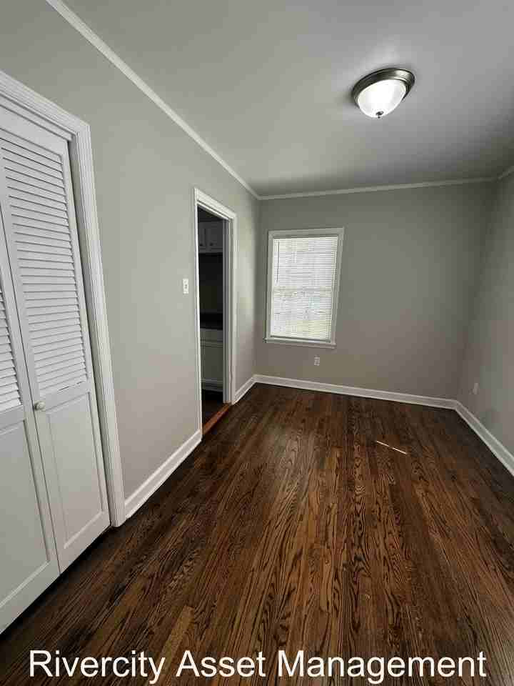837 Freeman St #1 - Photo 3 of 13