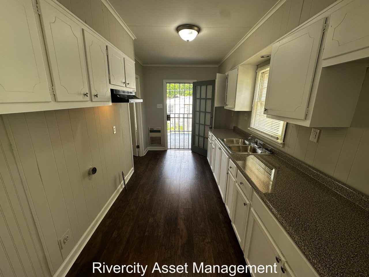 837 Freeman St #1 - Photo 4 of 13