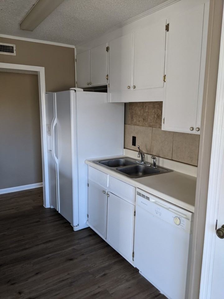 2203 Glen Haven Dr #1 - Photo 6 of 14
