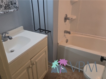 647 W Lexington Ave #A - Photo 7 of 12