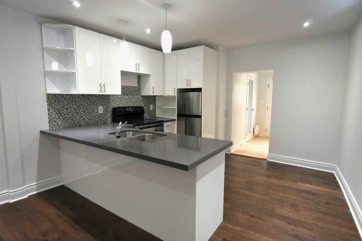 22 Rusholme Park Cres #MAIN - Photo 5 of 20
