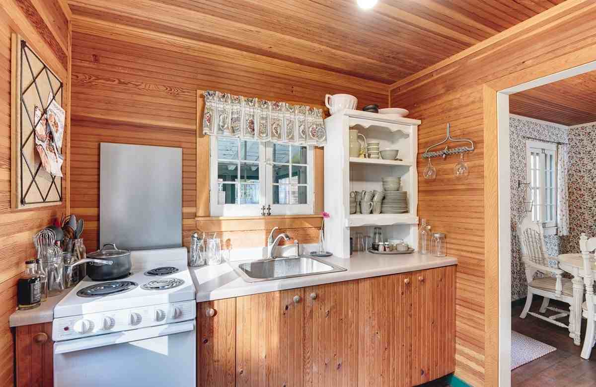 8038 Hill Trl N - Photo 4 of 14