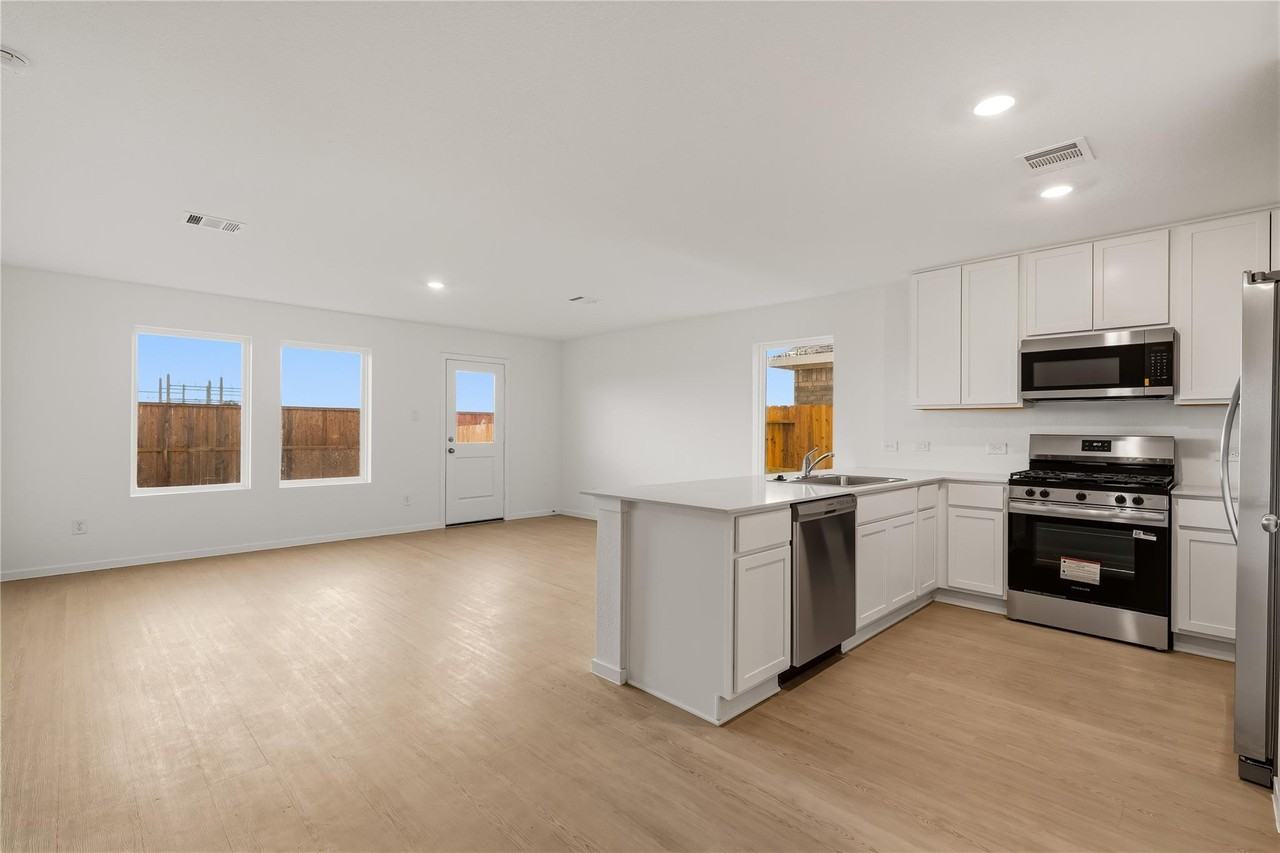 1427 Parks Edge Lane #1 - Photo 2 of 38