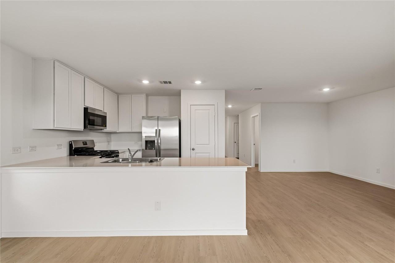 1427 Parks Edge Lane #1 - Photo 4 of 38