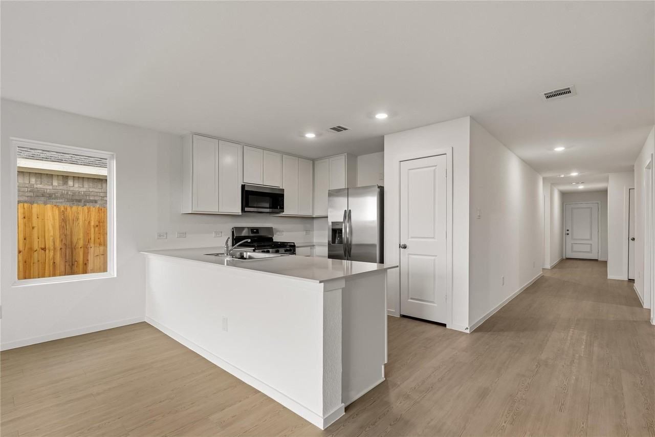 1427 Parks Edge Lane #1 - Photo 5 of 38