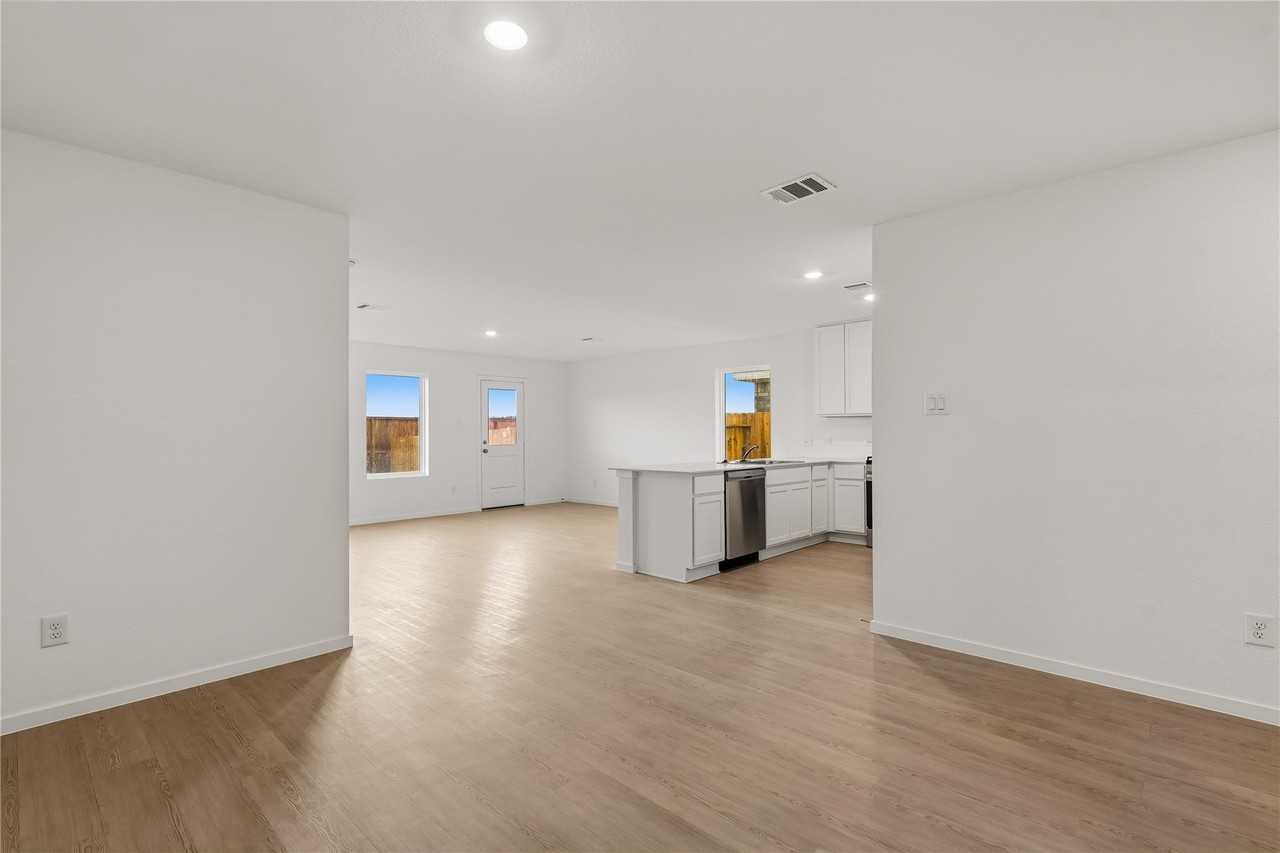 1427 Parks Edge Lane #1 - Photo 6 of 38