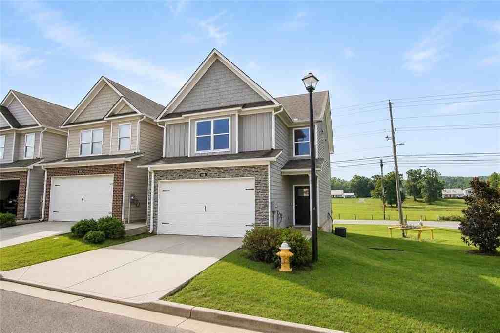 100 Squarewood Ln