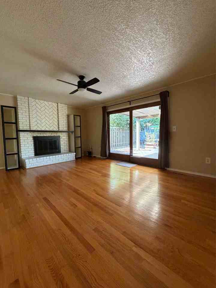 4123 Ne 138th Ave #1 - Photo 5 of 17