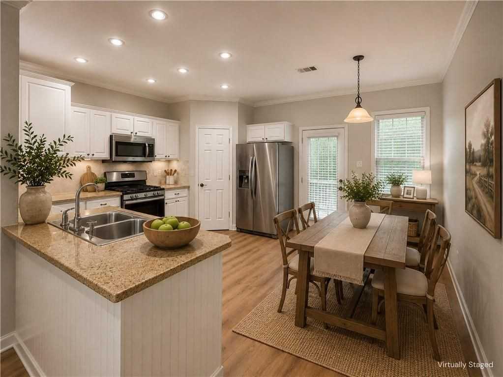 3152 Mill Springs Cir - Photo 3 of 15