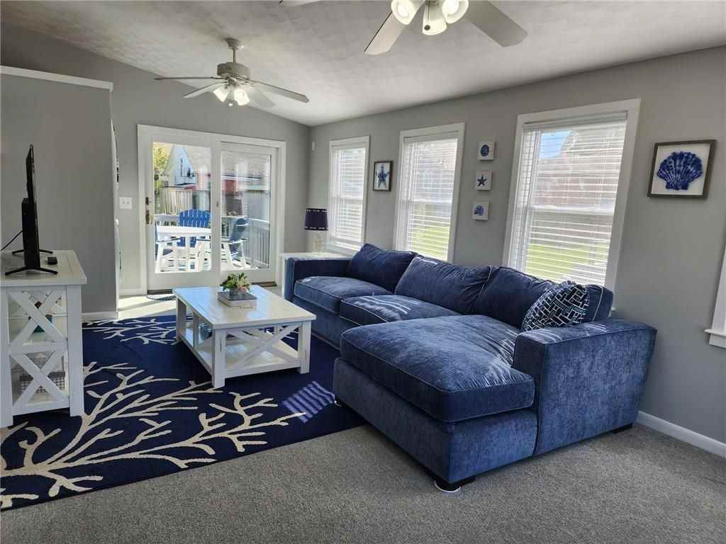 10 Stanton Ave - Photo 5 of 19