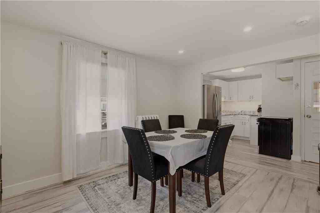 629 Thames St ##2 - Photo 3 of 35