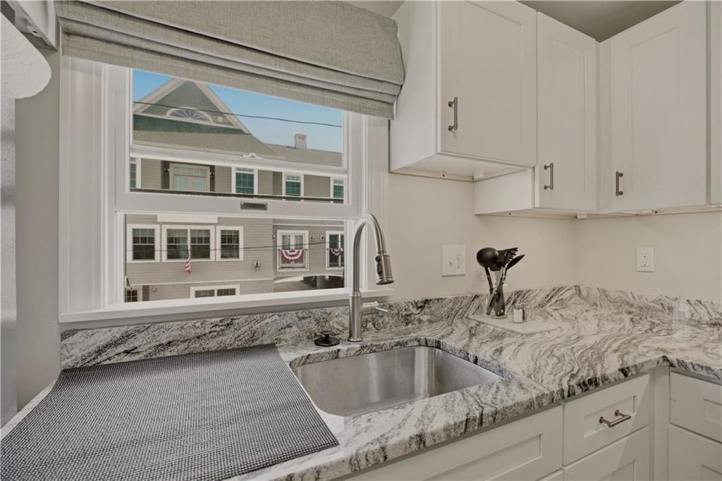 629 Thames St ##2 - Photo 7 of 35