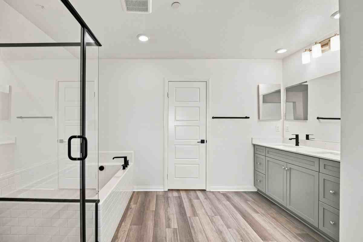 14053 Spurlock Ln ##4 - Photo 2 of 6