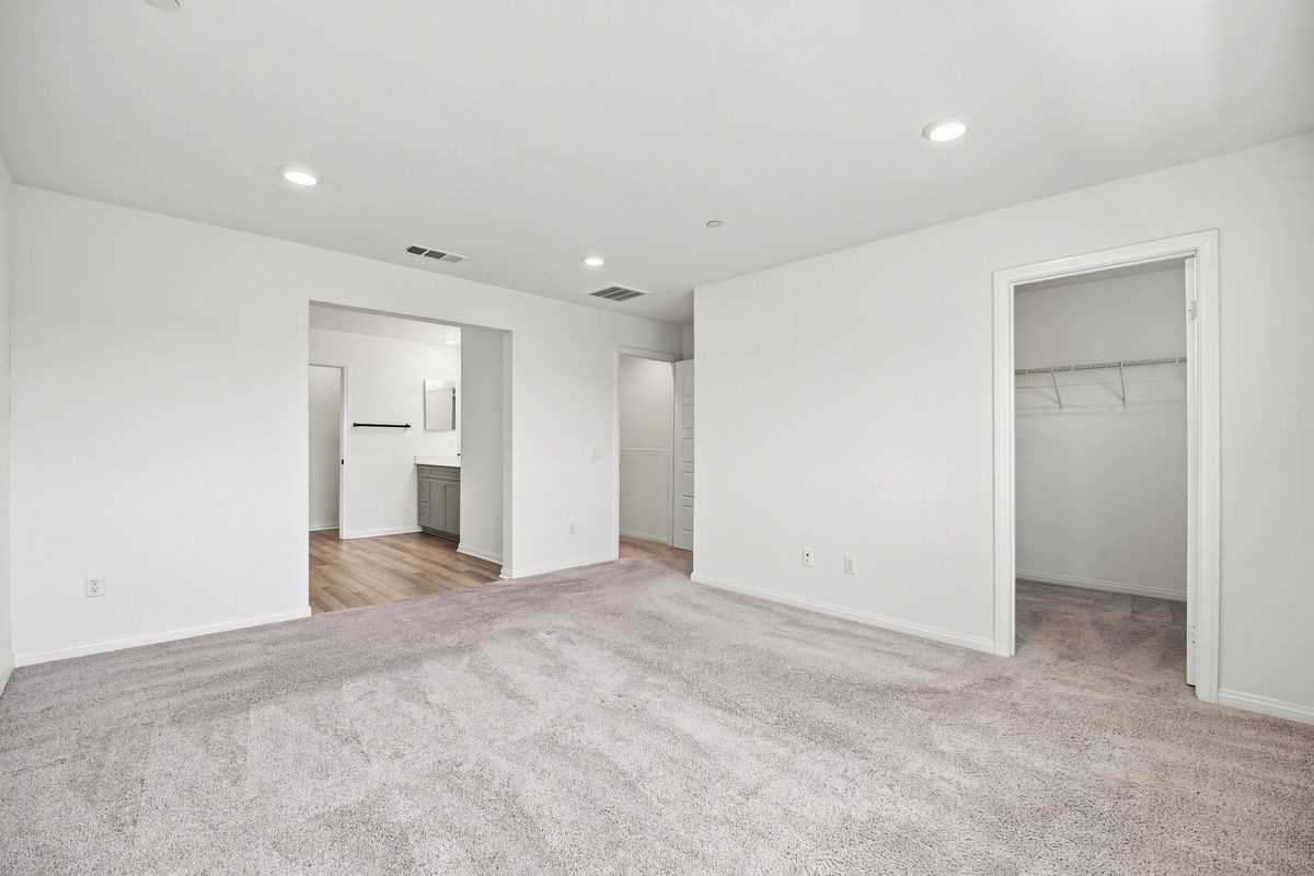 14053 Spurlock Ln ##4 - Photo 4 of 6