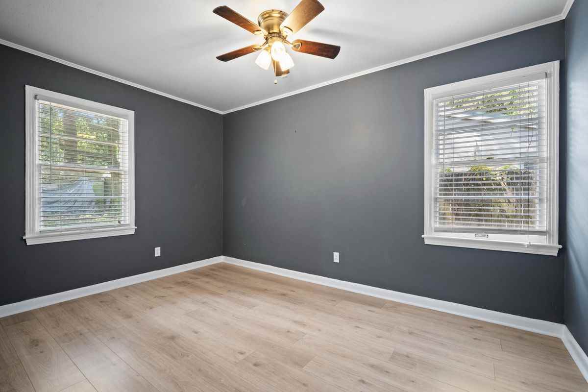 4059 Wesley Ln N - Photo 7 of 24