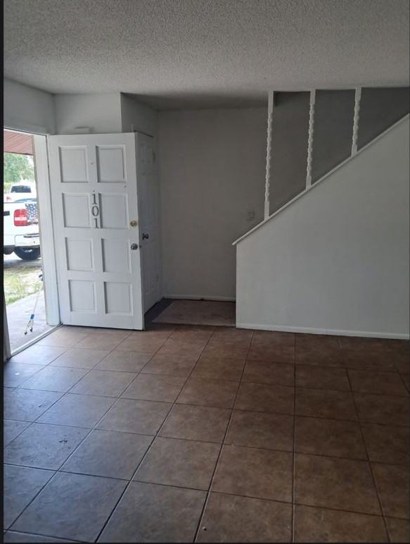 101 Woodland Dr - Photo 3 of 11