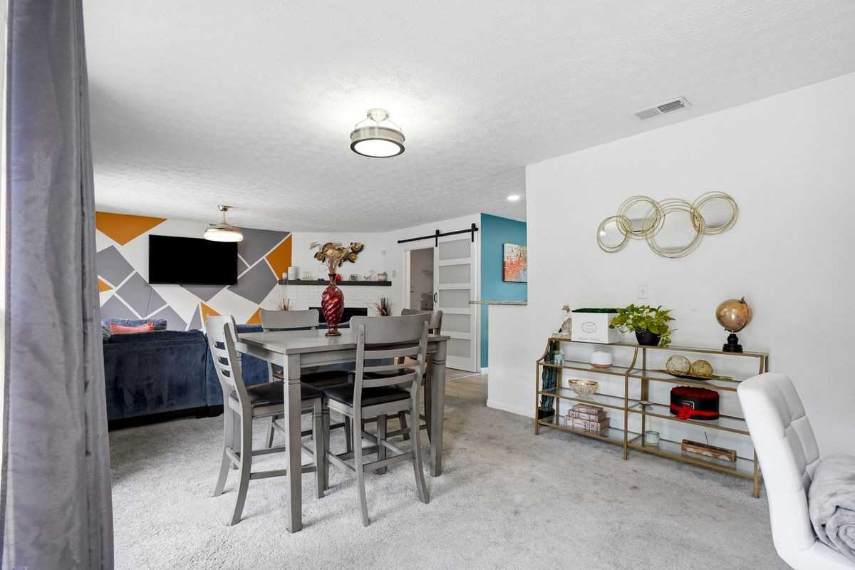 405 King Arthur Ct - Photo 4 of 19