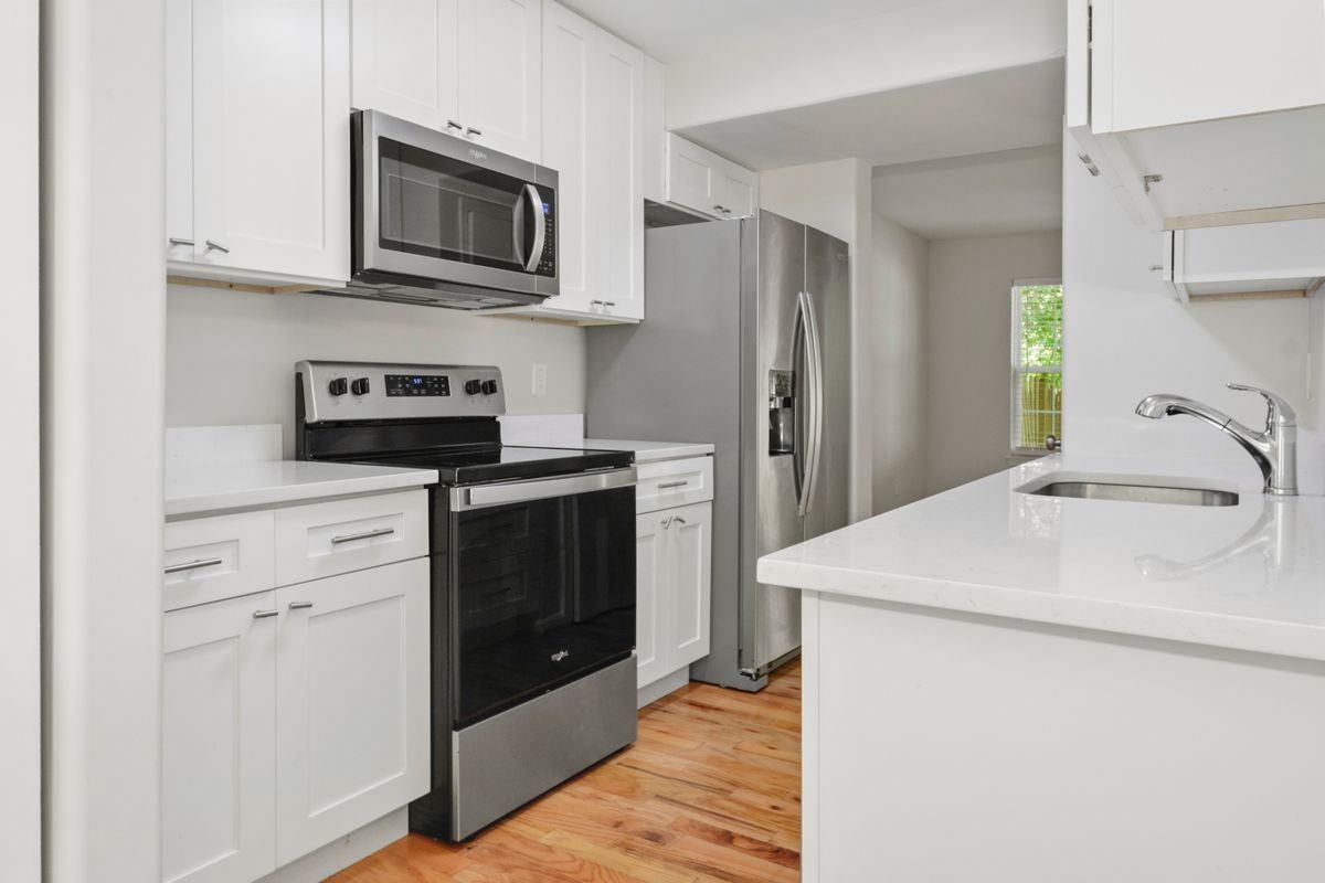 9922 Matti Hill Ct - Photo 4 of 20