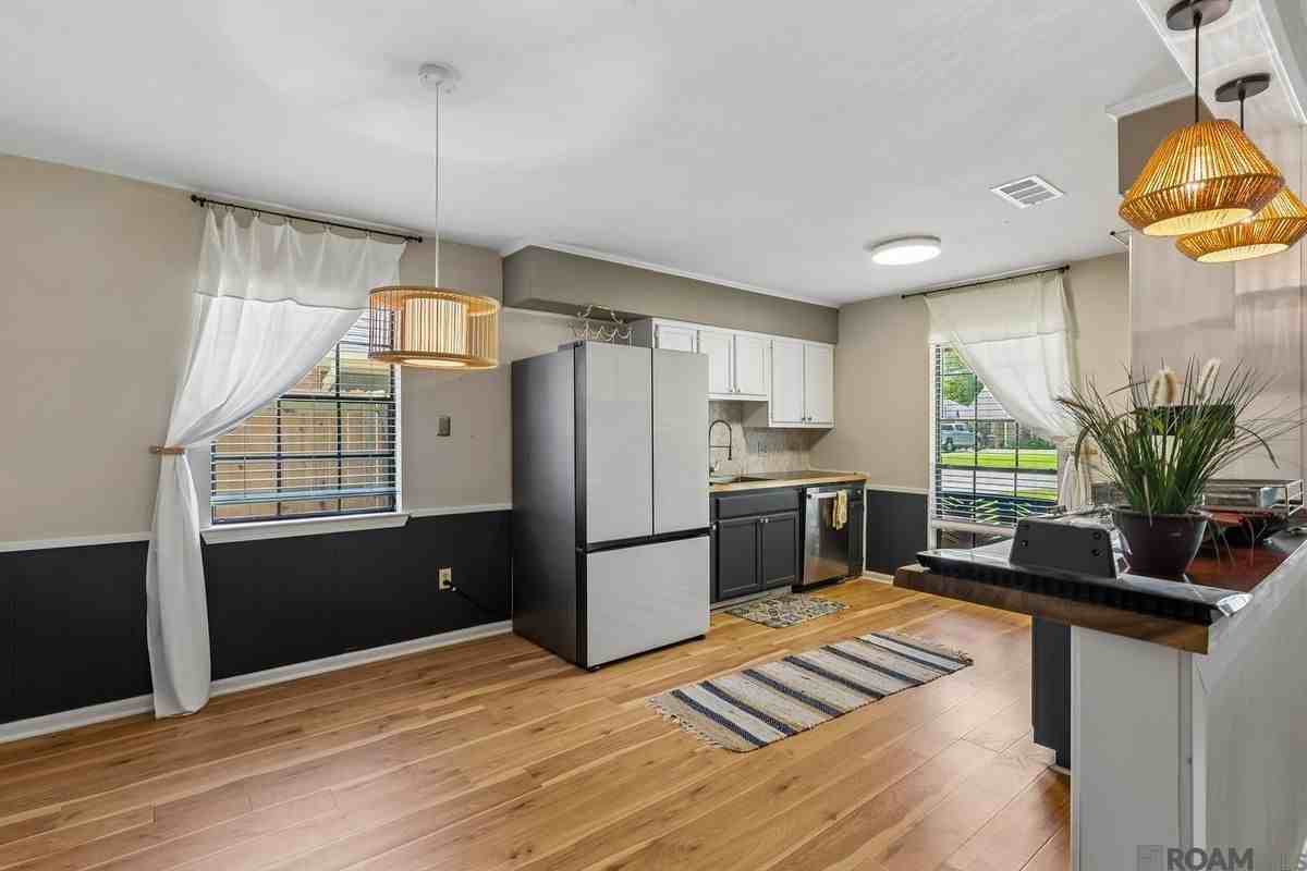 8451 Marcel Ave - Photo 7 of 17