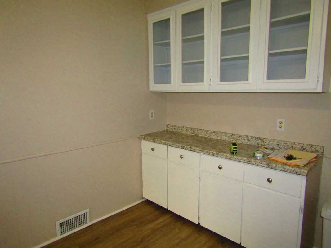 14260 W 9 Mile Rd - Photo 5 of 36