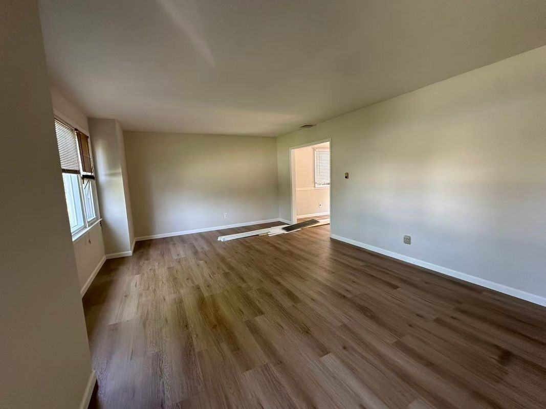 215 Murray Rd - Photo 2 of 15