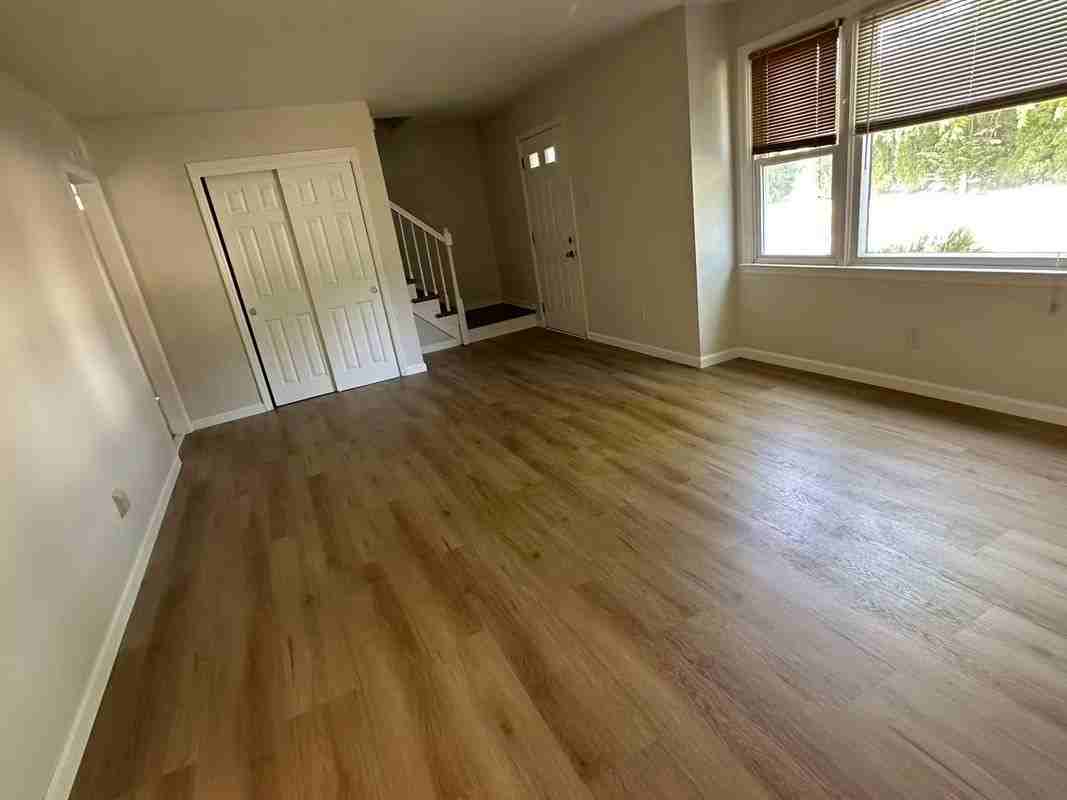 215 Murray Rd - Photo 5 of 15