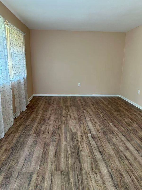 26 Cornwall Dr - Photo 2 of 14